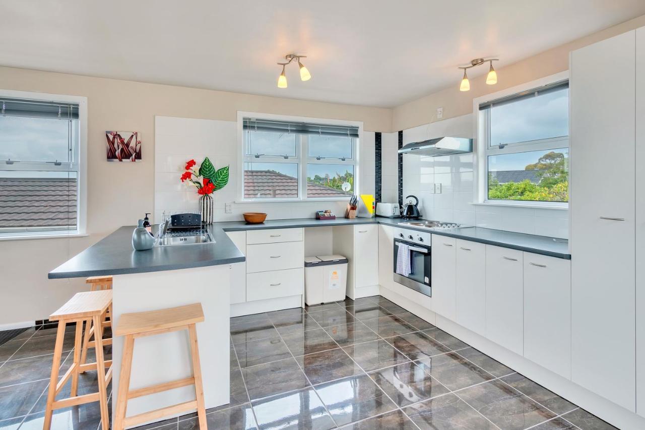 Fabulous Three Bedroom Home In Pakuranga Auckland Eksteriør bilde